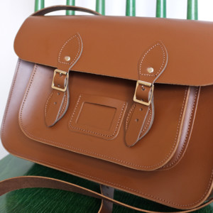 イギリスの通学鞄 | 横山鞄｜手作りランドセルの老舗｜岐阜県