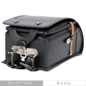 品番M3BKの岐阜横山ランドセルの底側です。黒色のフィルウエル人工皮革で手作りされたランドセルです。
