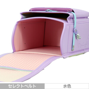 品番M5LVの岐阜横山ランドセルの内側です。ラベンダー色のフィルウエル人工皮革で手作りされたランドセルです。