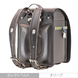 品番M3BKBの岐阜横山ランドセルの斜め後側です。黒×黒色のフィルウエル人工皮革で手作りされたランドセルです。