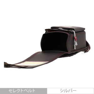 品番M3BKRの岐阜横山ランドセルの内側です。黒×赤色のフィルウエル人工皮革で手作りされたランドセルです。