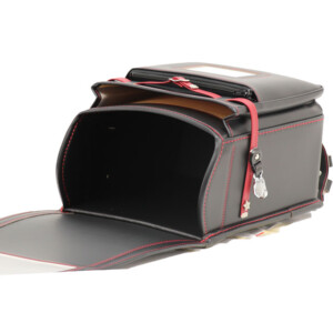 岐阜横山鞄のランドセルです。品番h2bkr-cの内側です。黒×赤色の牛革と人工皮革のハイブリッドで手作りされたランドセルです。