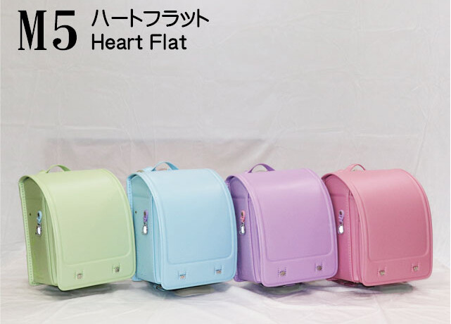 岐阜横山鞄オリジナルランドセルM5Fシリーズのバナーです。素材は人工皮革、デザインはフラットタイプ、ST型ベルトとウイング背カンの組合せで、本体カラーは4色です。